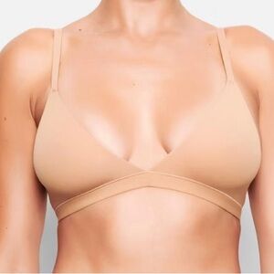 SKIMS Triangle Bralette NWT